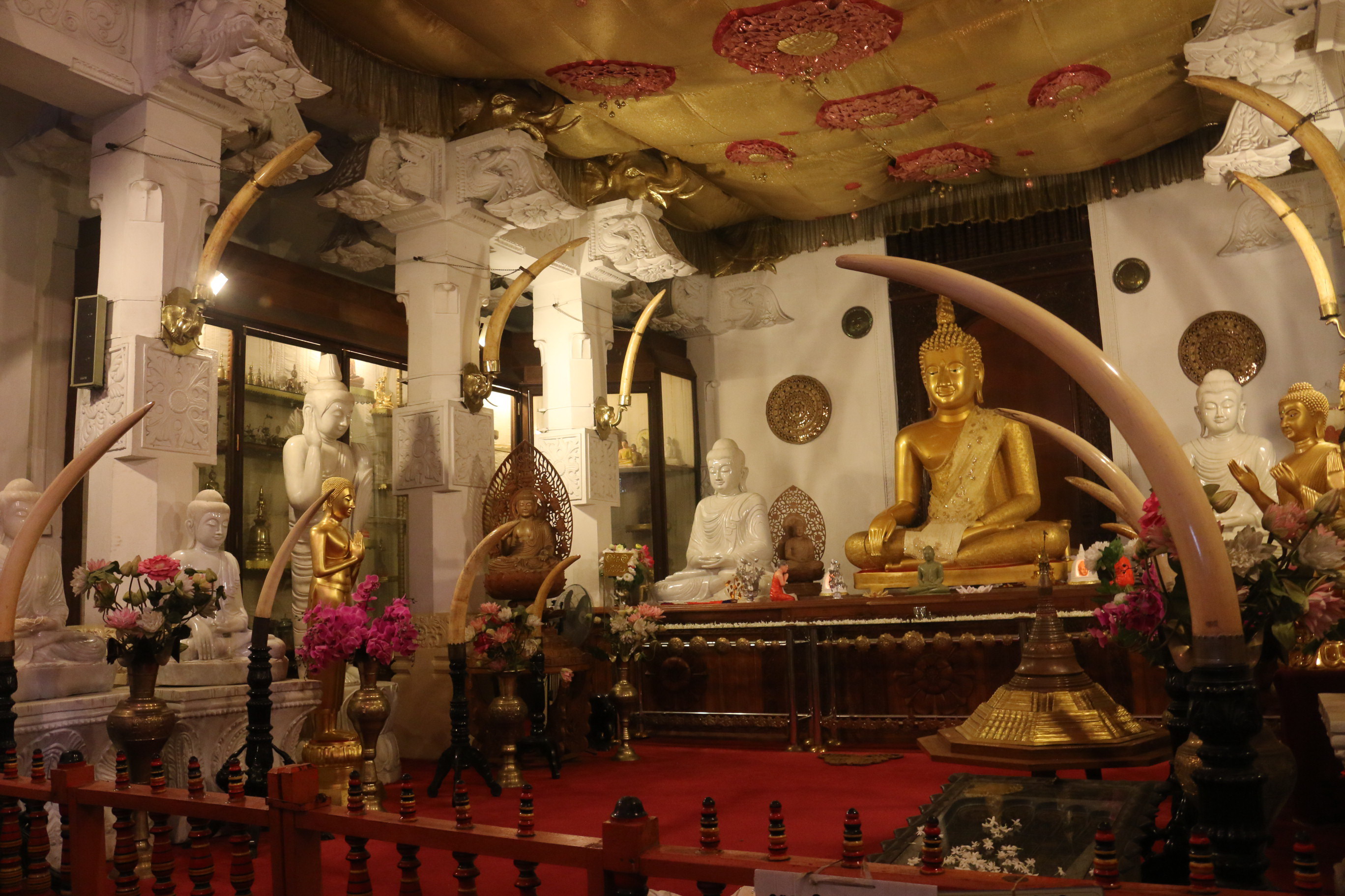 Храм Священного Зуба в Канди